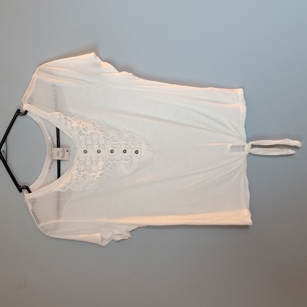 3/$20 EUC American Rag White Designed Tshirt